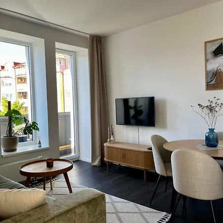 شقة Cozy With Castle View