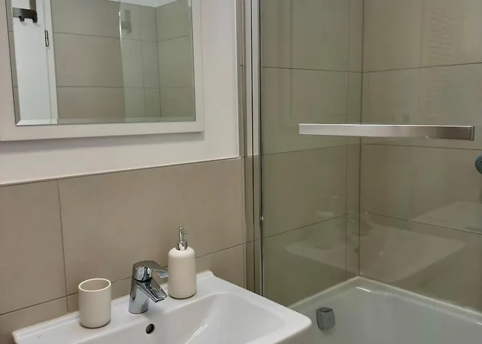 Cozy With Castle View Apartman *