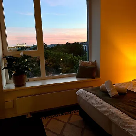 Cozy With Castle View Διαμέρισμα